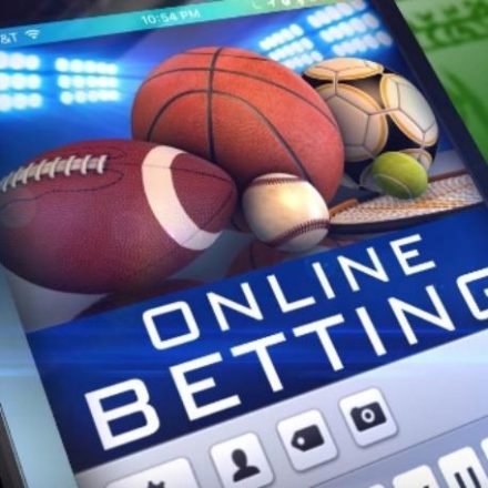 What Benefits Are Gamblers Getting With Online Football Betting?